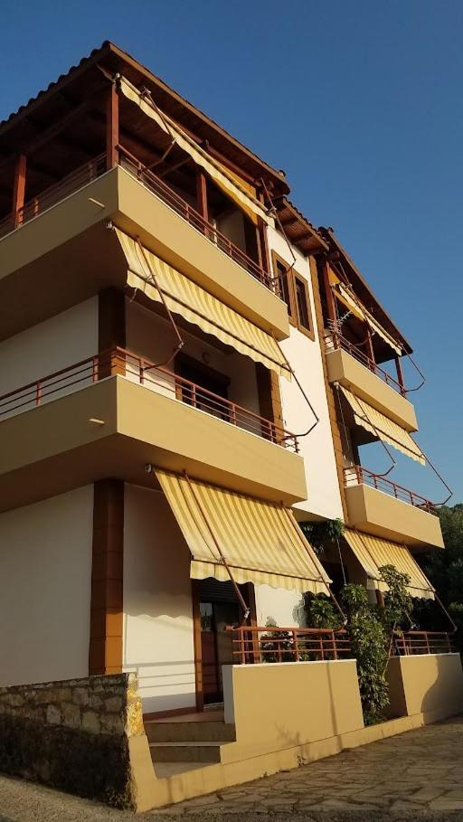 Vila Toskaj Vlore Luaran gambar